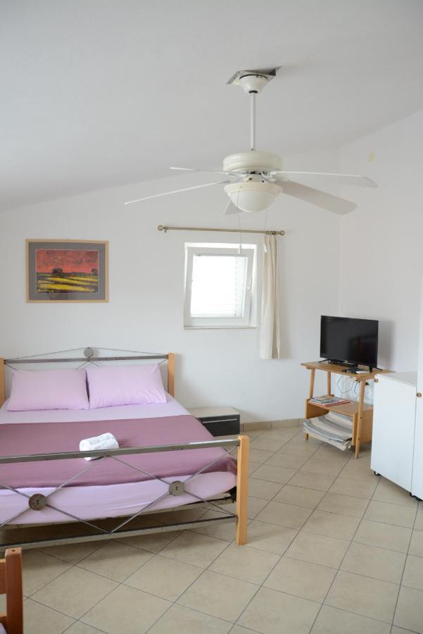 Apartments Marina Ražanac Rom bilde